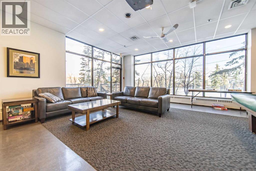 Single Family House for Sale in    Avenue NW Bowness Calgary 