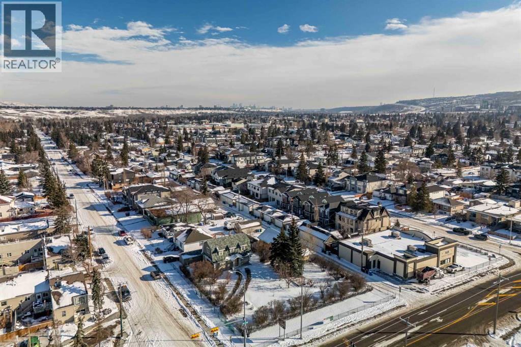 Single Family House for Sale in    Avenue NW Bowness Calgary 