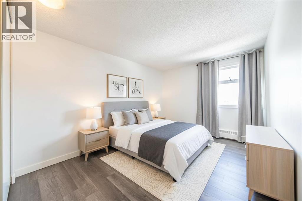 Single Family House for Sale in    Avenue NW Bowness Calgary 