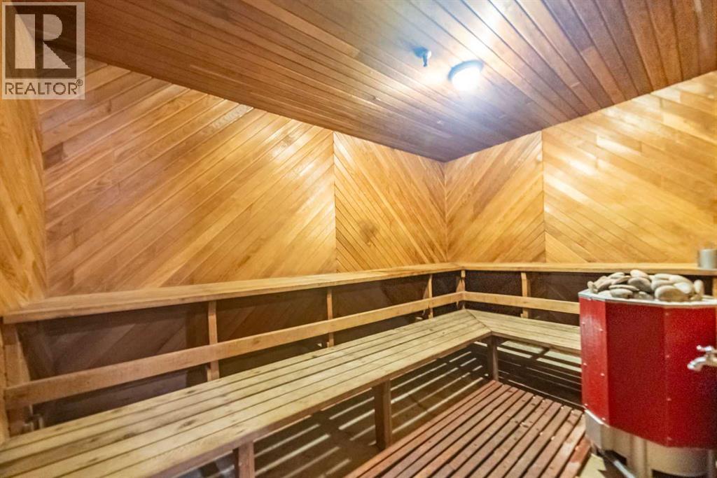 Single Family House for Sale in    Avenue NW Bowness Calgary 