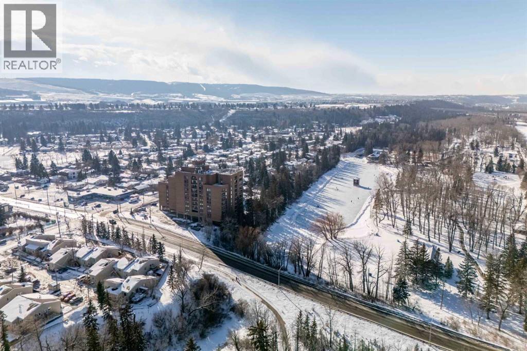 Single Family House for Sale in    Avenue NW Bowness Calgary 