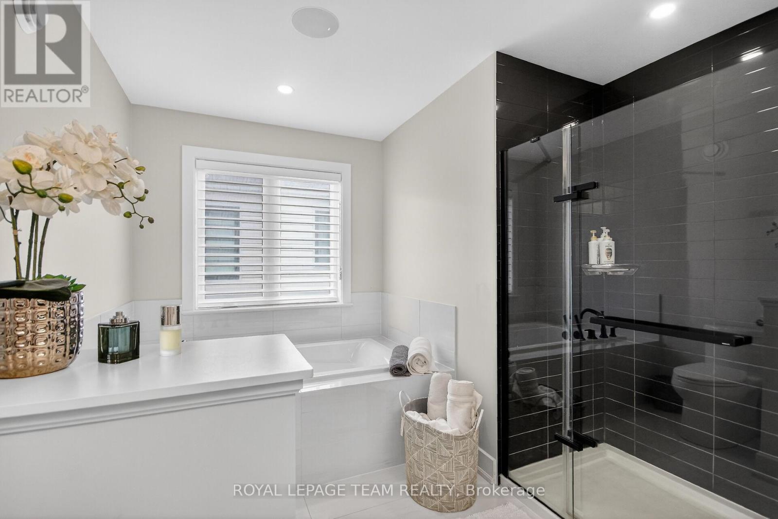 988 BECKTON HEIGHTS - 16