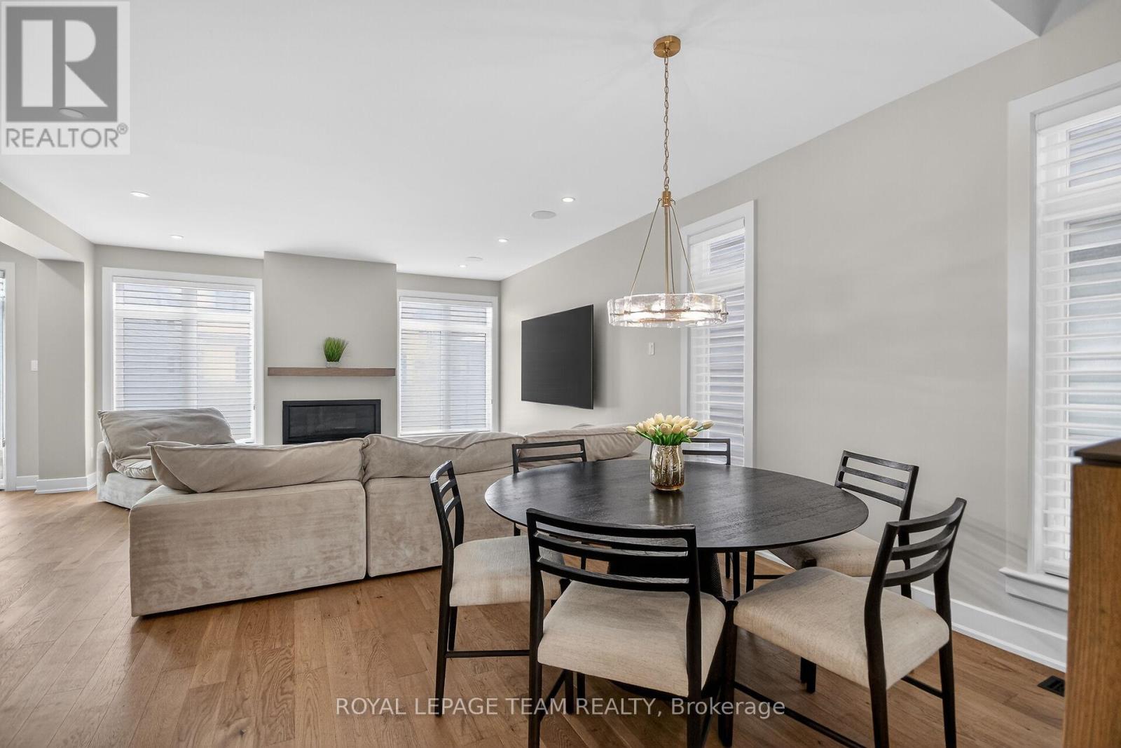 988 BECKTON HEIGHTS - 32