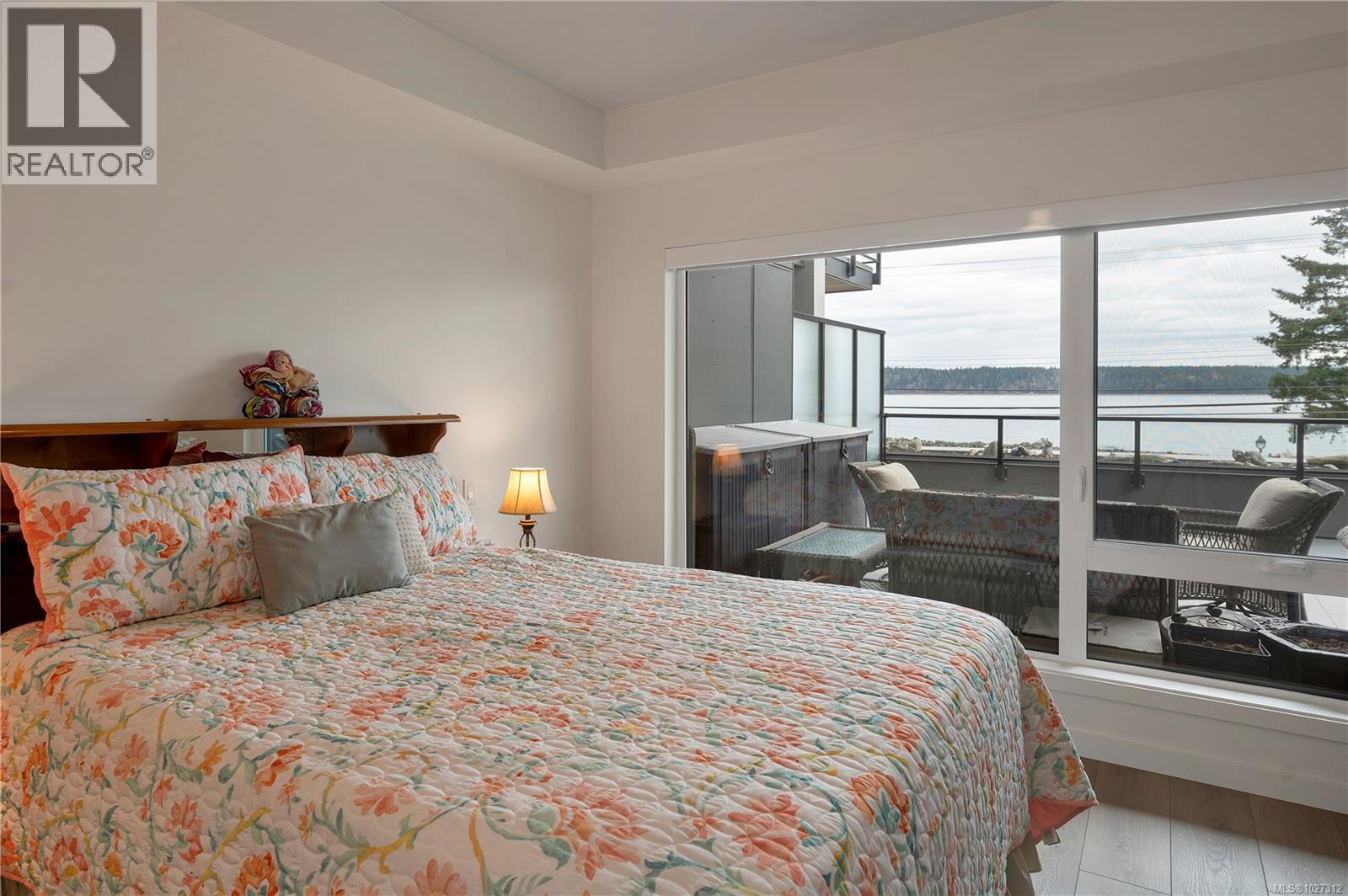 #204 684 ISLAND HWY S - 12