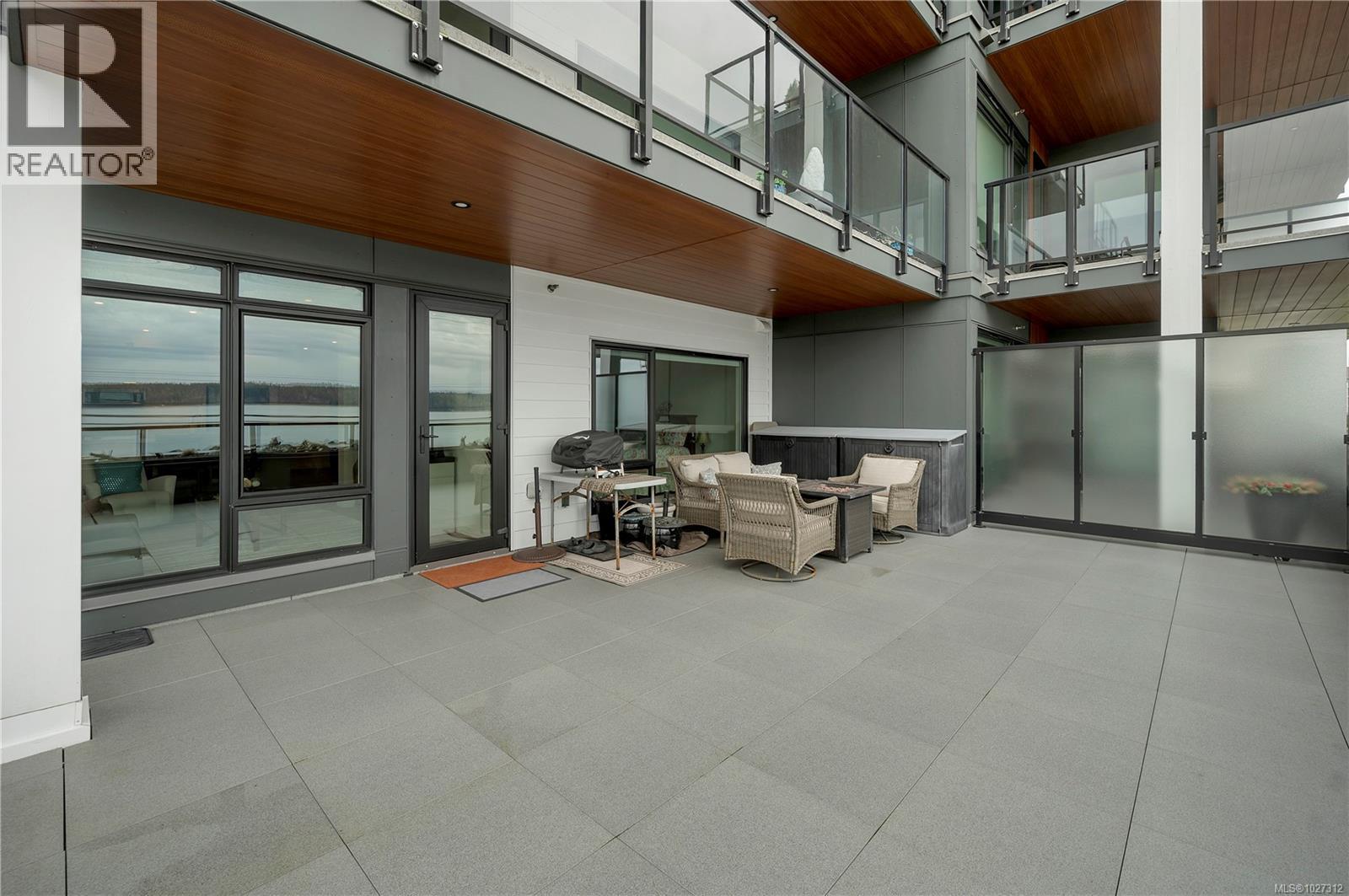 #204 684 ISLAND HWY S - 23