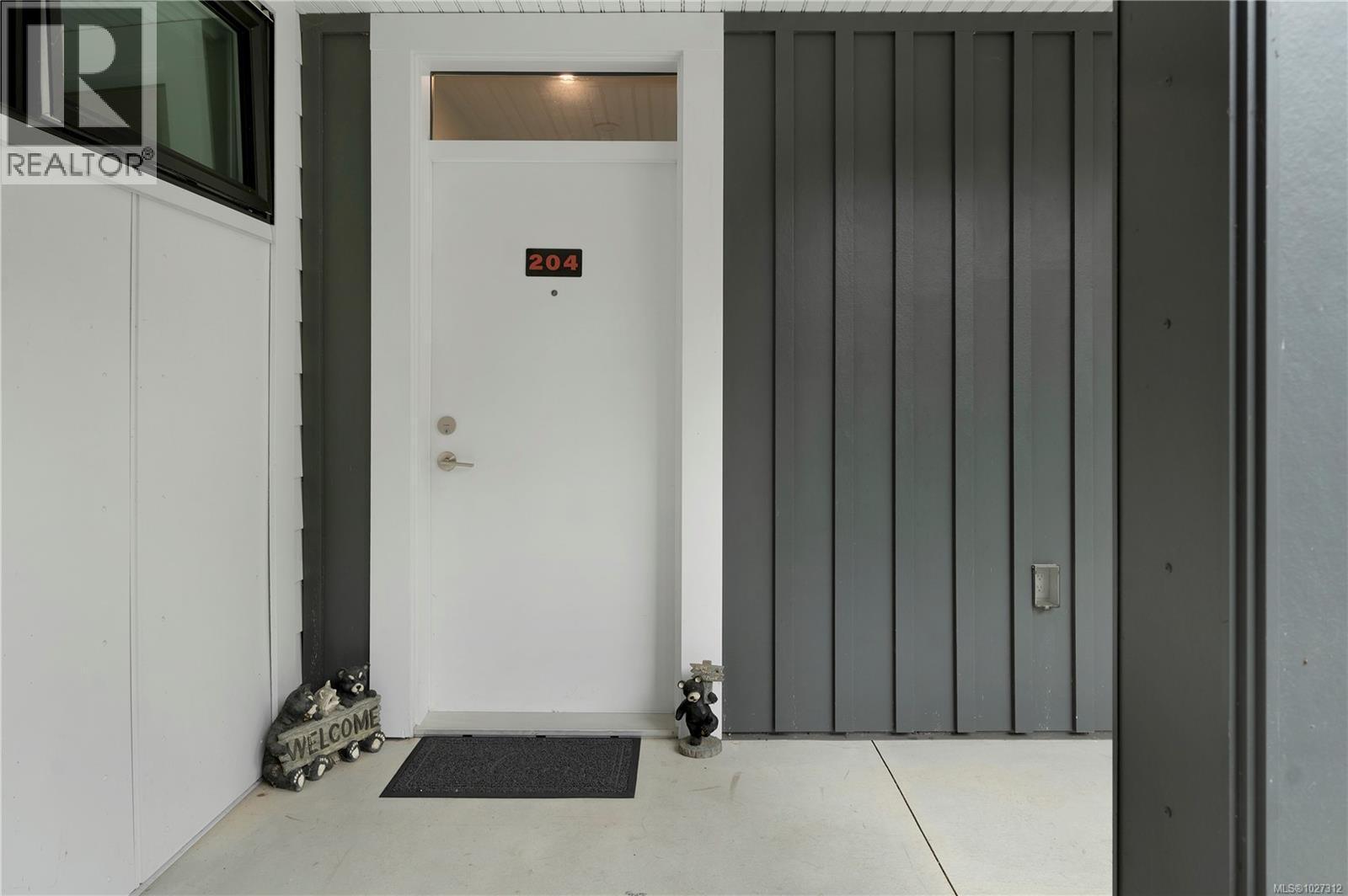 #204 684 ISLAND HWY S - 33