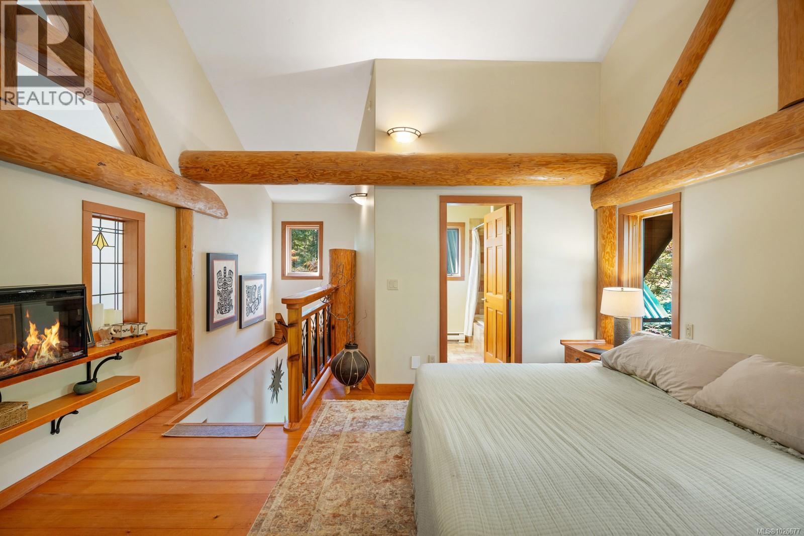 900 Spider Lake Rd, Qualicum Beach