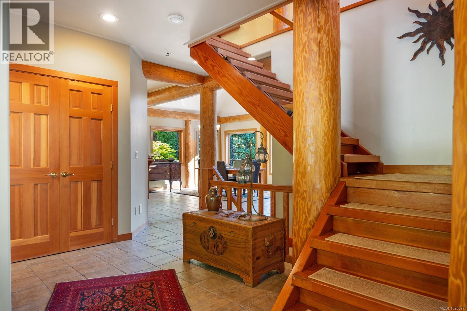 900 Spider Lake Rd, Qualicum Beach