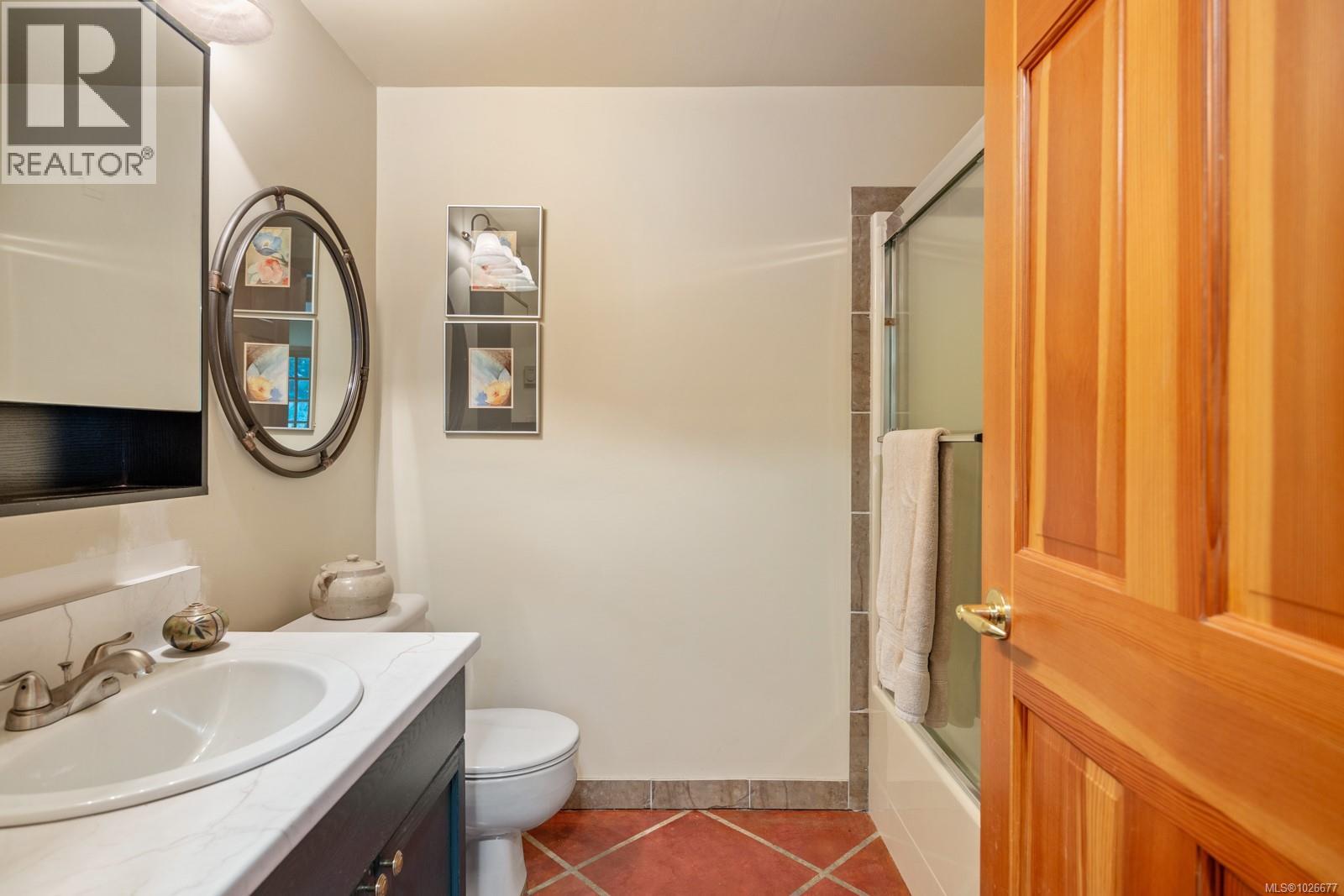 900 Spider Lake Rd, Qualicum Beach