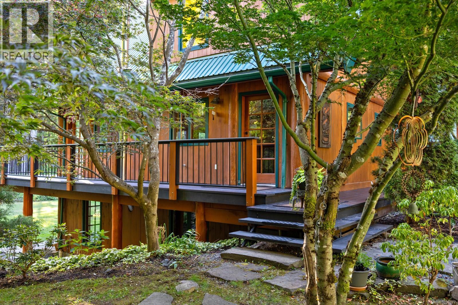 900 Spider Lake Rd, Qualicum Beach