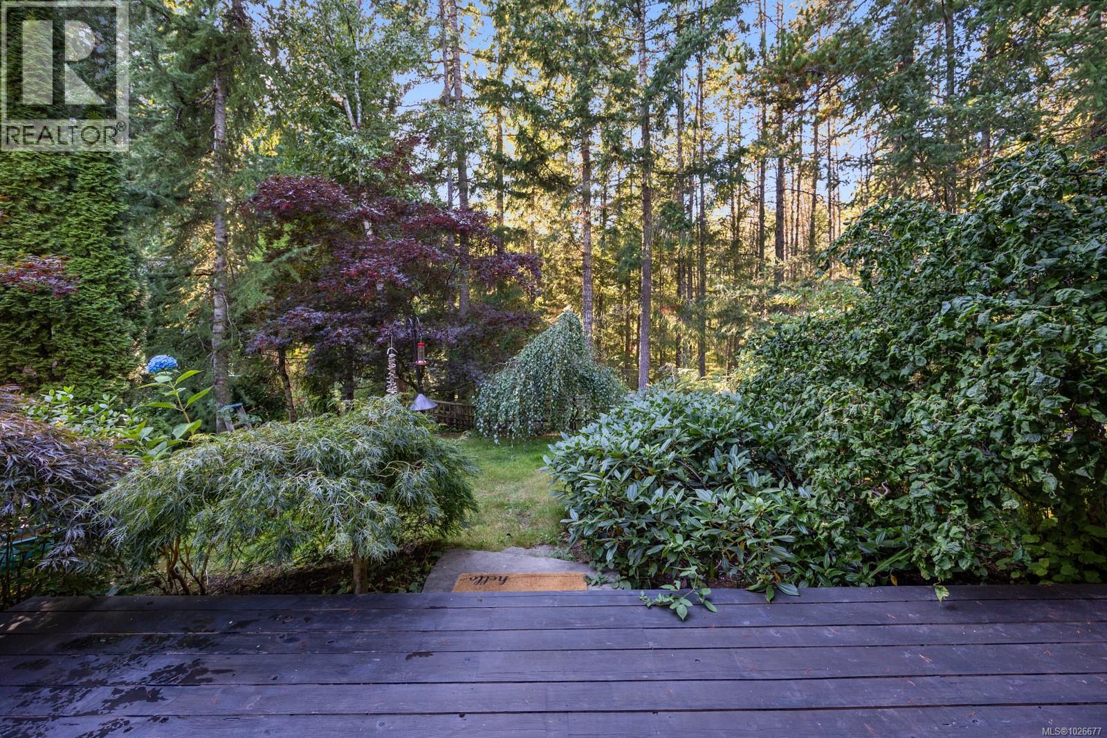 900 Spider Lake Rd, Qualicum Beach