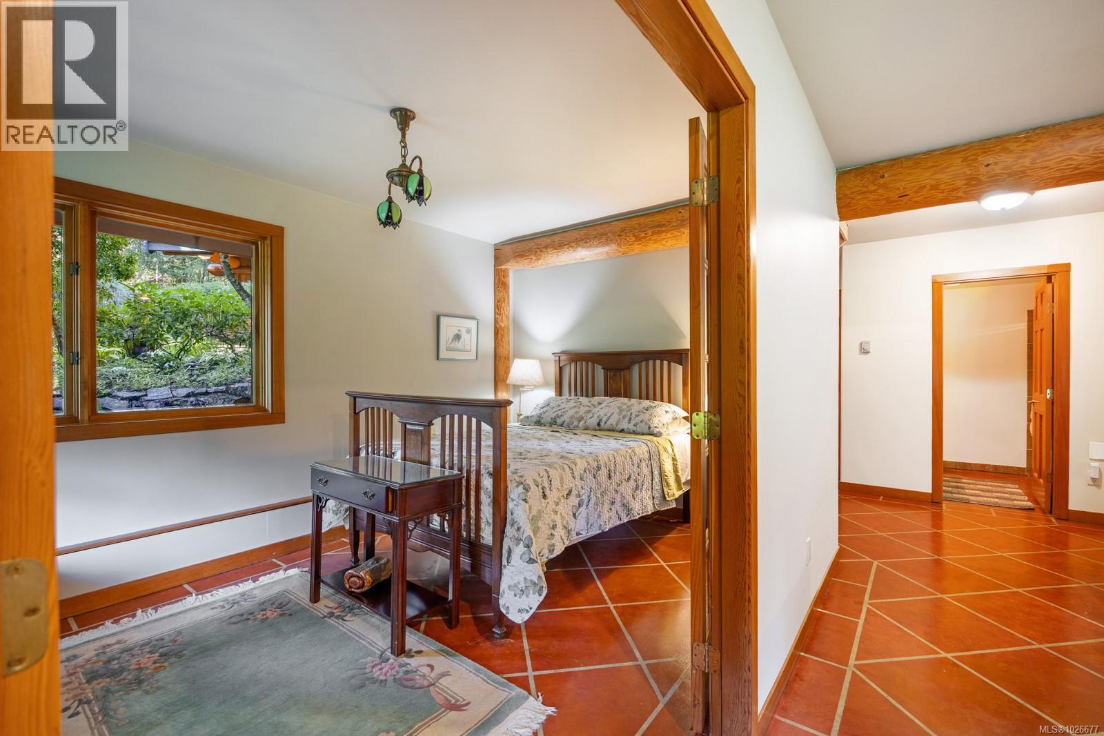 900 Spider Lake Rd, Qualicum Beach