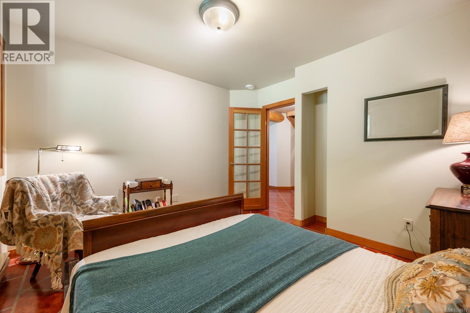 900 Spider Lake Rd, Qualicum Beach