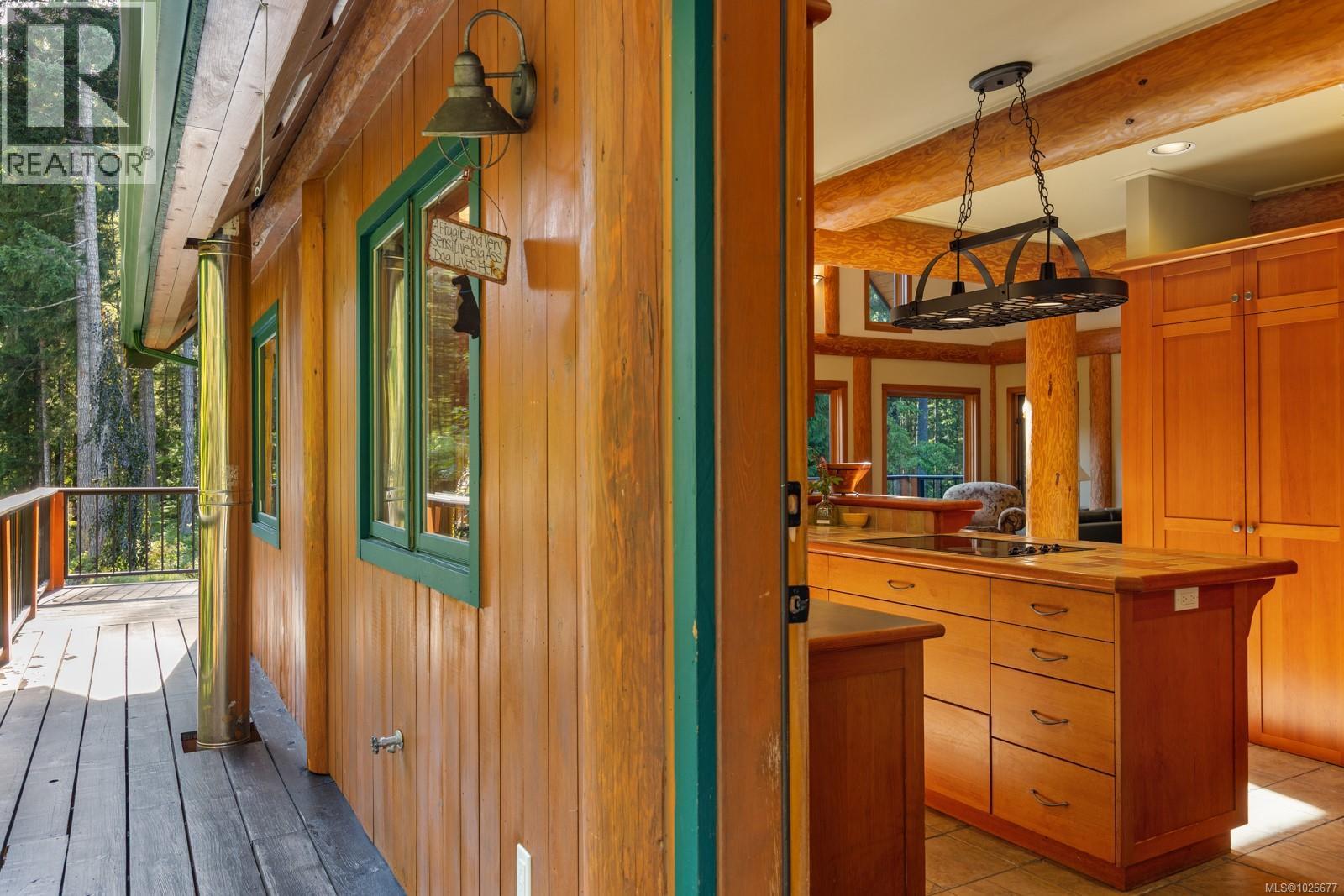 900 Spider Lake Rd, Qualicum Beach