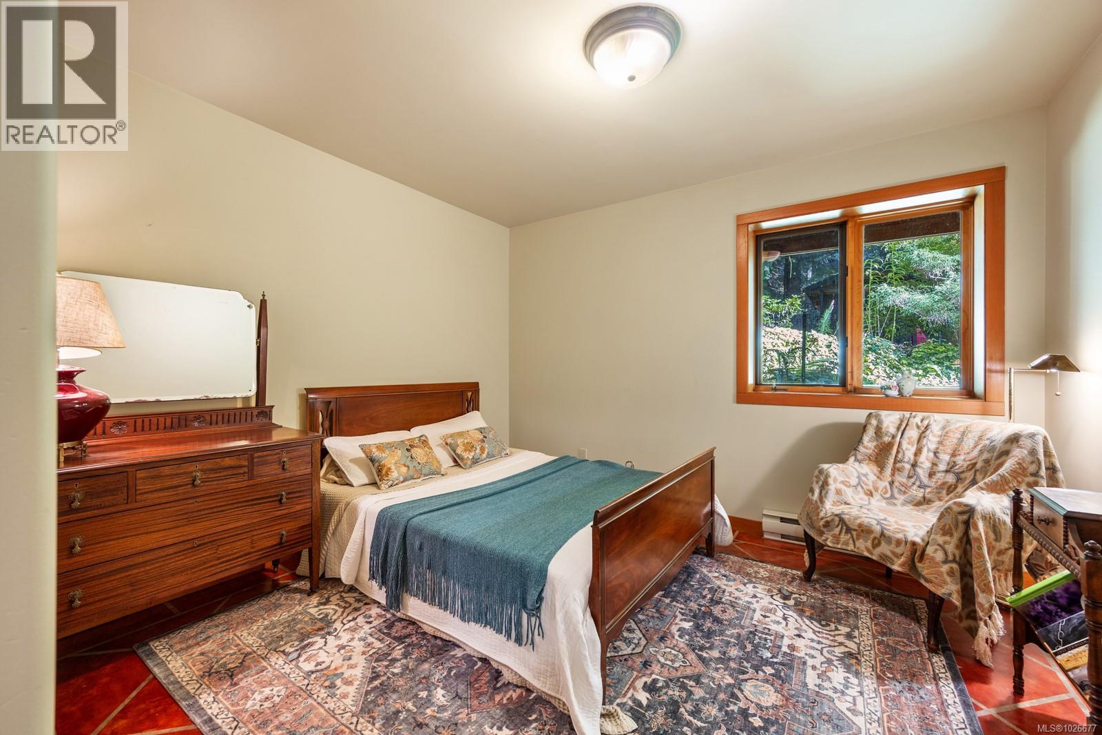 900 Spider Lake Rd, Qualicum Beach