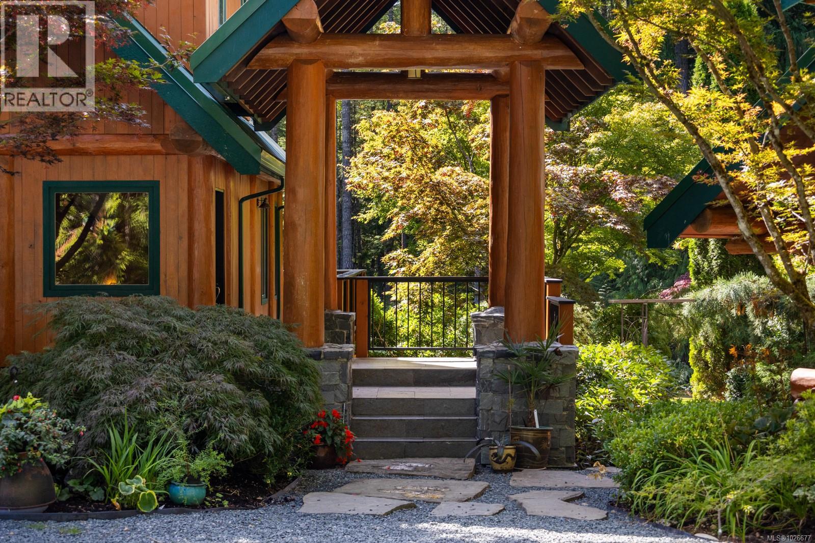 900 Spider Lake Rd, Qualicum Beach