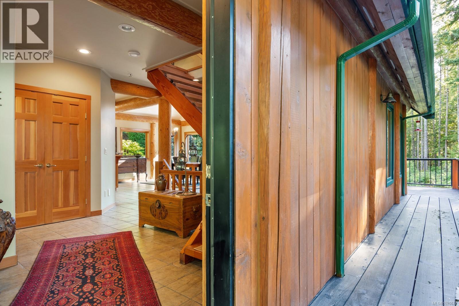 900 Spider Lake Rd, Qualicum Beach