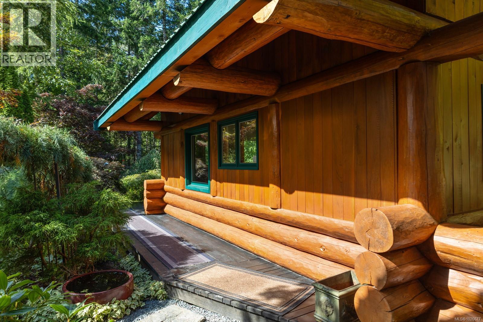 900 Spider Lake Rd, Qualicum Beach