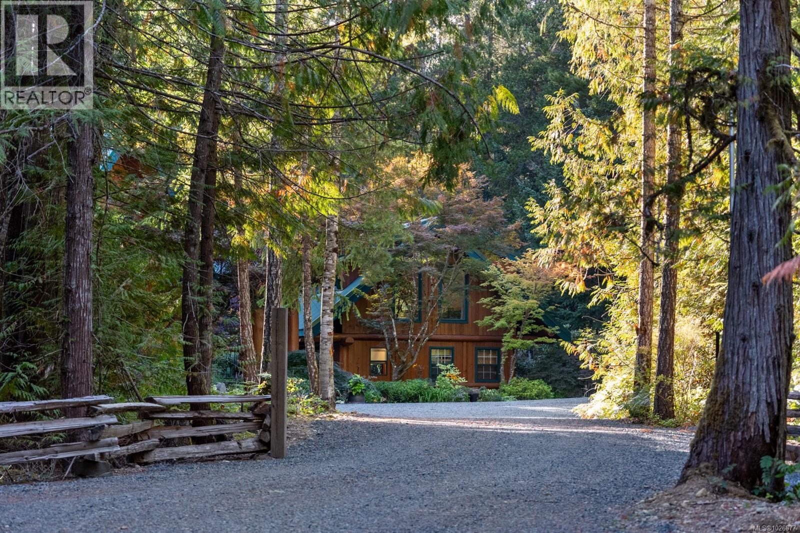900 Spider Lake Rd, Qualicum Beach