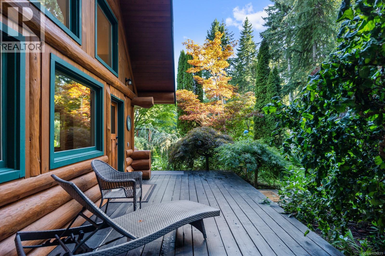 900 Spider Lake Rd, Qualicum Beach