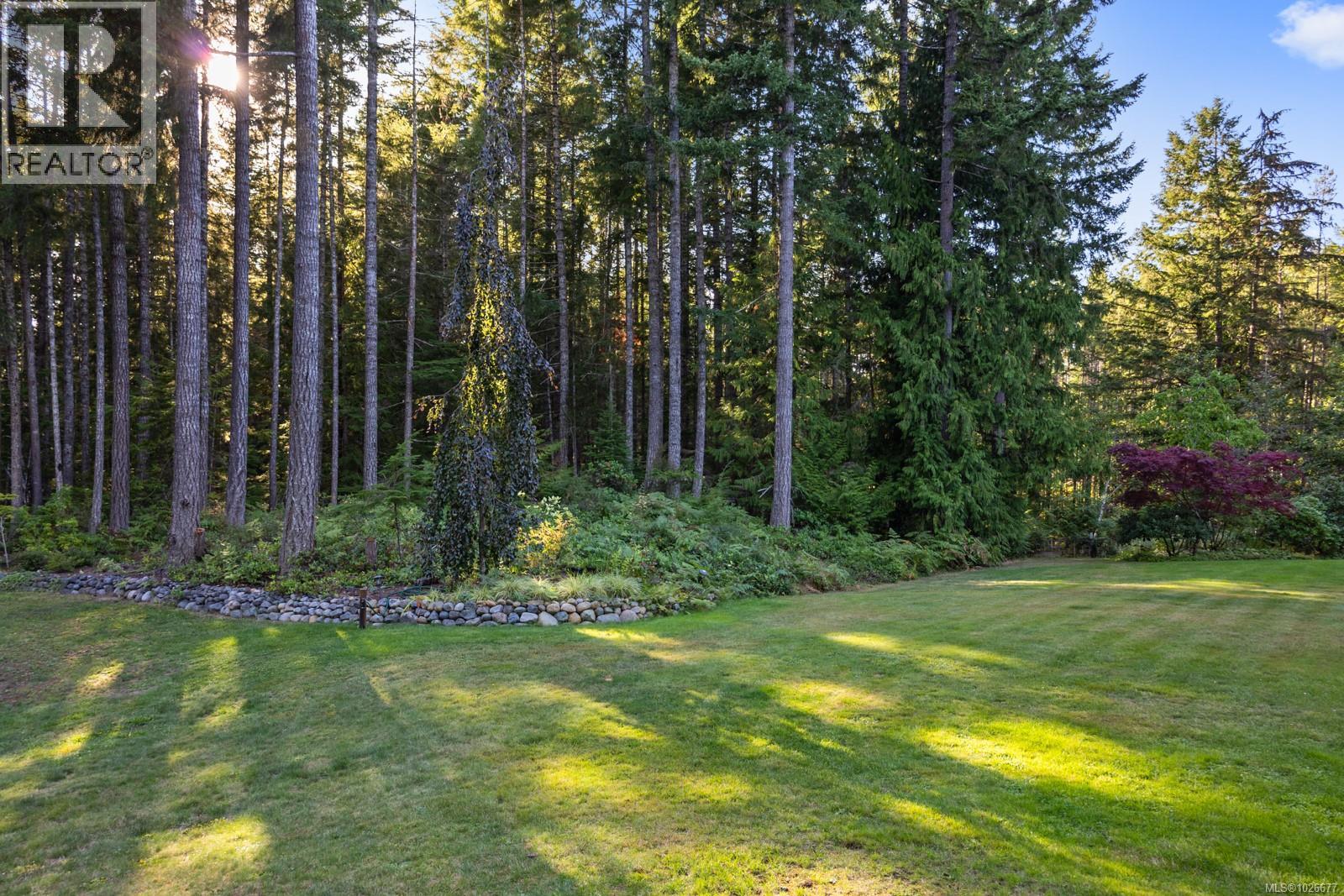 900 Spider Lake Rd, Qualicum Beach