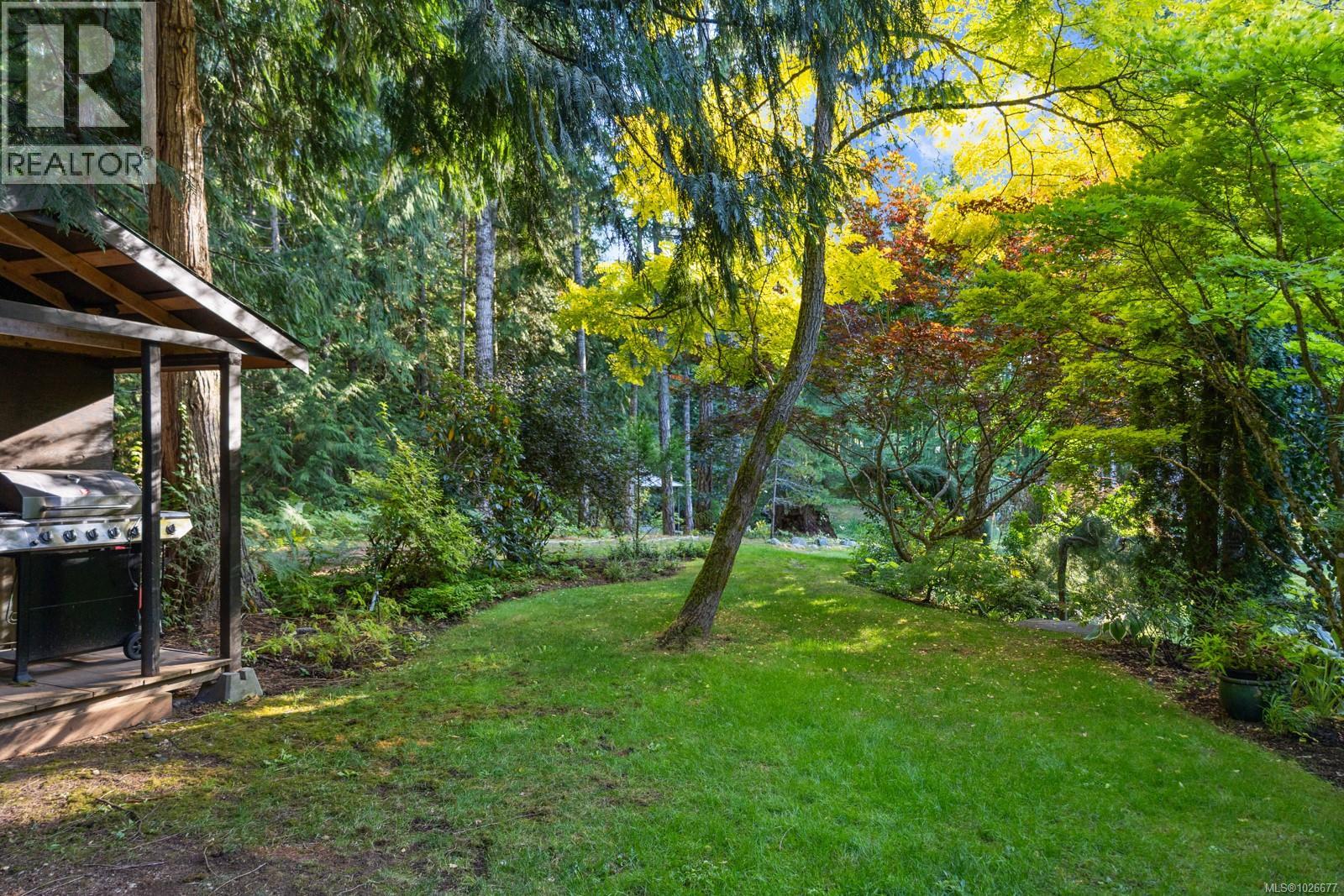 900 Spider Lake Rd, Qualicum Beach