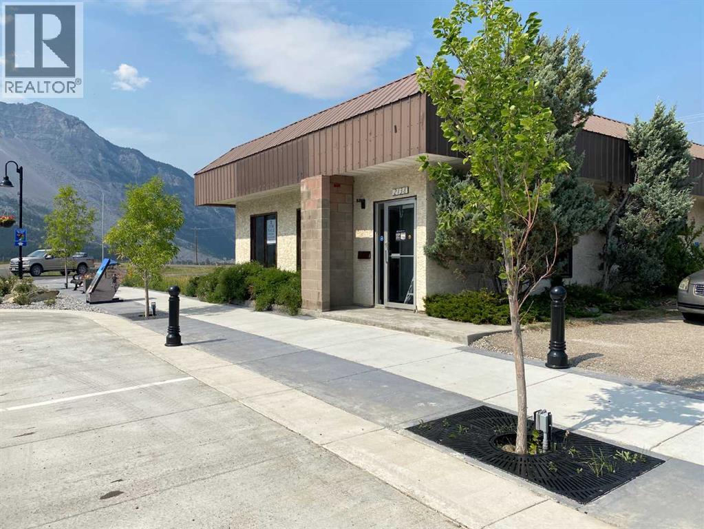 2138 213 Street - Main photo, Bellevue, Alberta