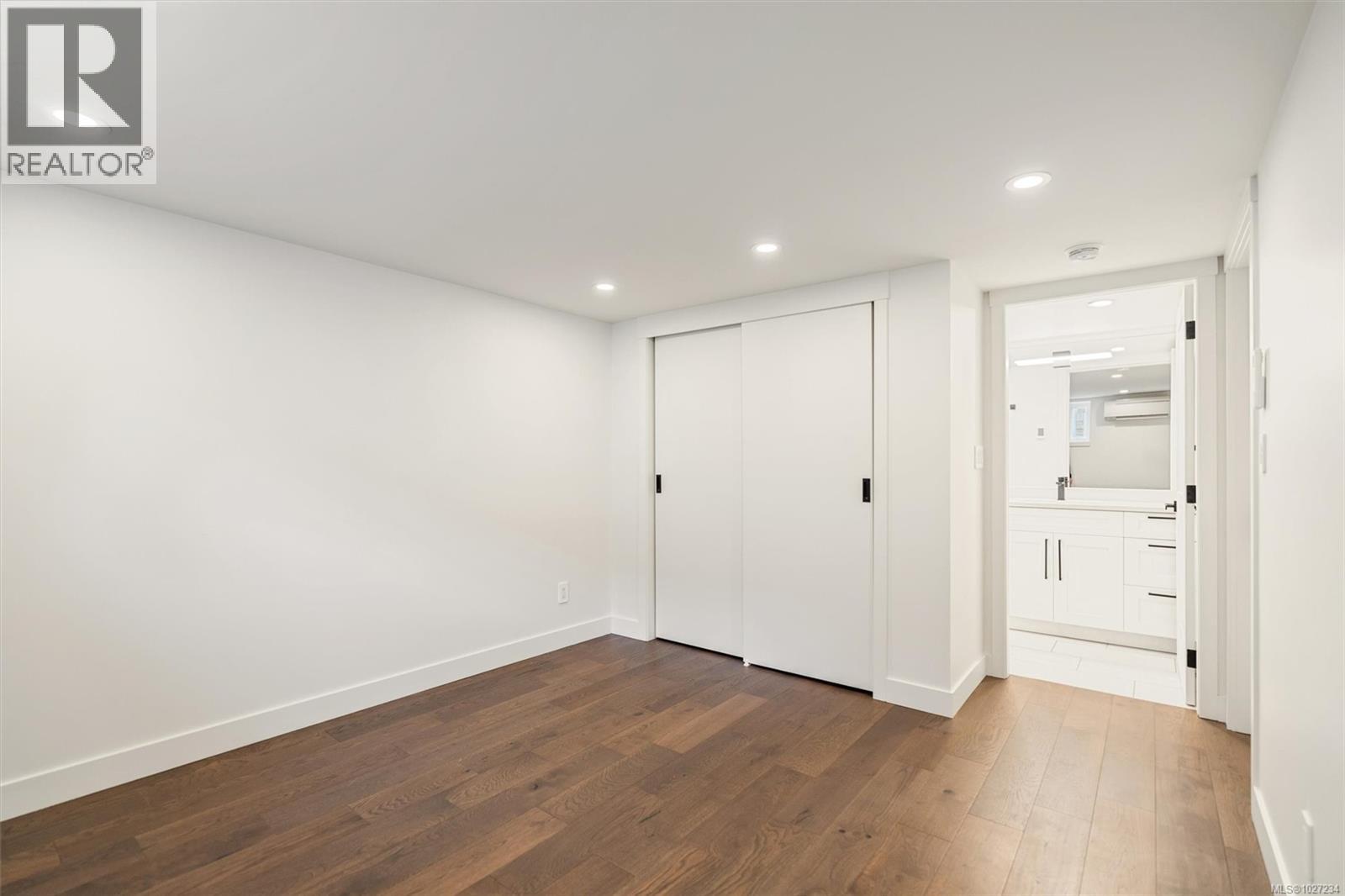  5281 Santa Clara Avenue, Saanich