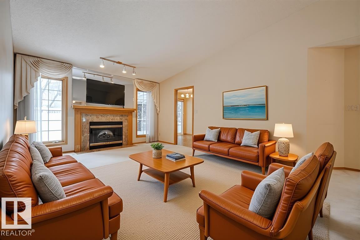 752 WILKIN CL NW - Photo 3 of 53, Edmonton, Alberta