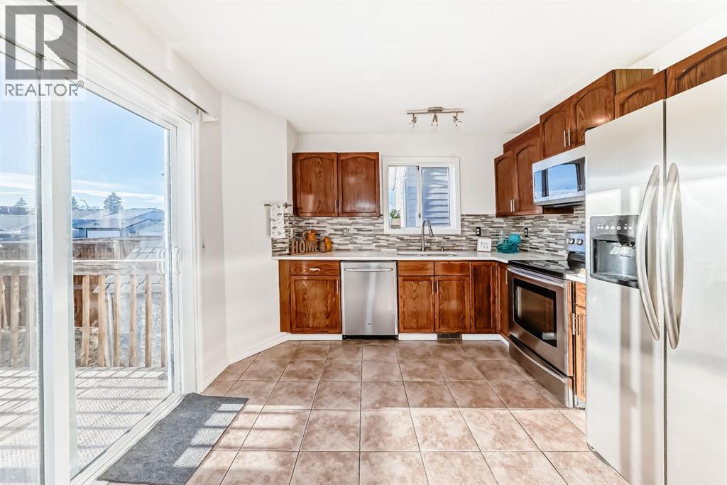 Single Family House for Sale in  MARTINRIDGE Place NE Martindale Calgary 