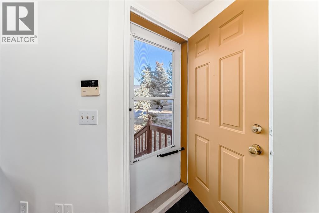 Single Family House for Sale in  MARTINRIDGE Place NE Martindale Calgary 