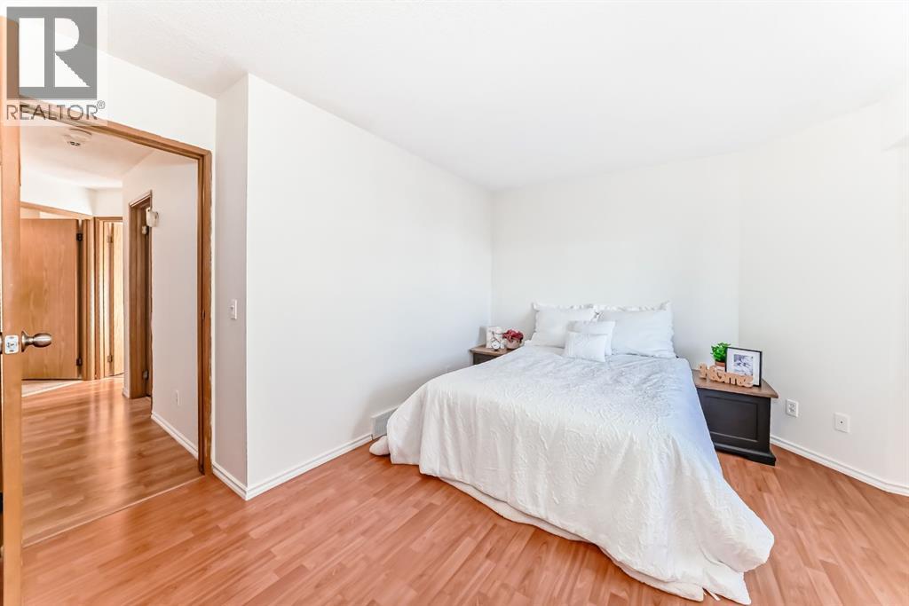 Single Family House for Sale in  MARTINRIDGE Place NE Martindale Calgary 