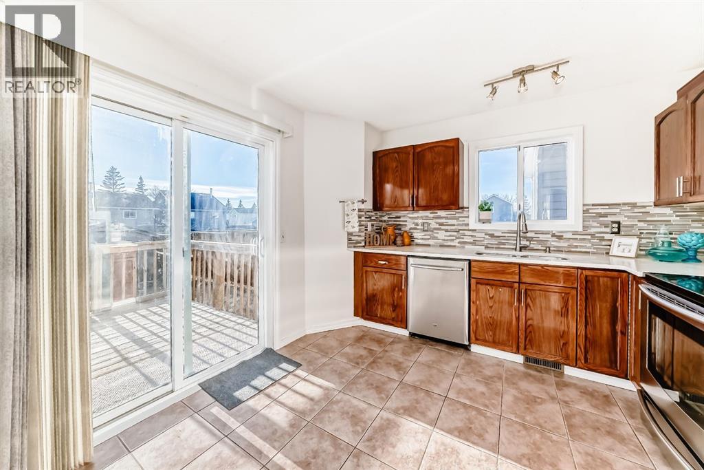 Single Family House for Sale in  MARTINRIDGE Place NE Martindale Calgary 