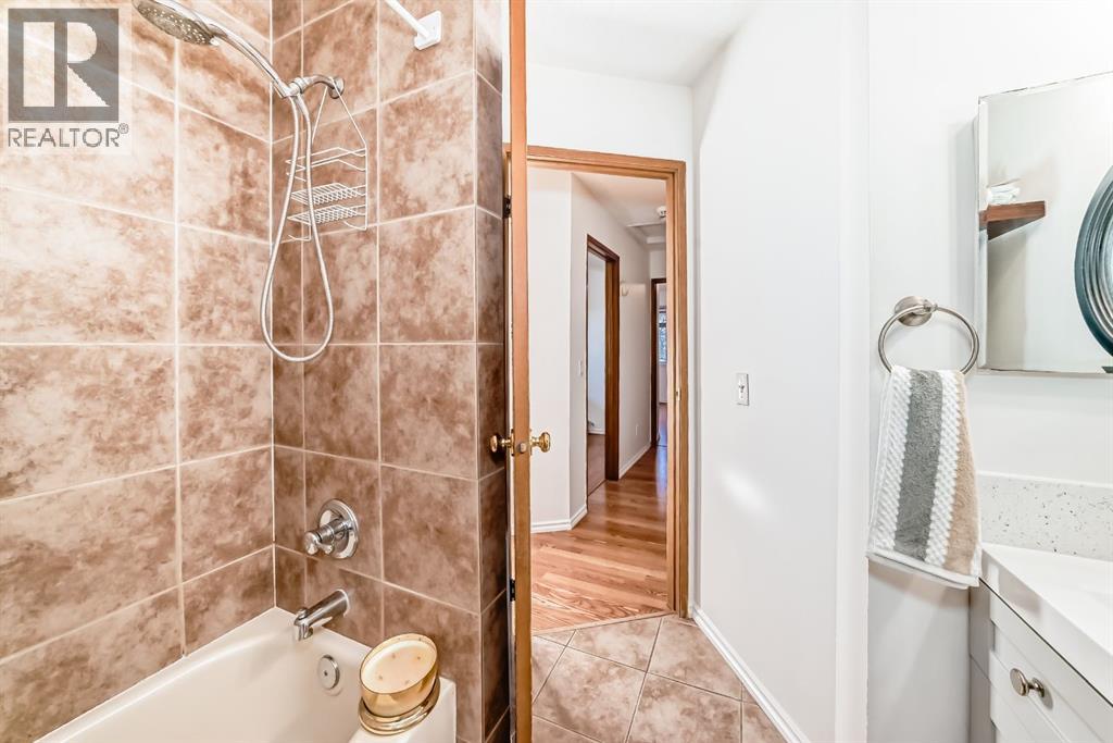 Single Family House for Sale in  MARTINRIDGE Place NE Martindale Calgary 