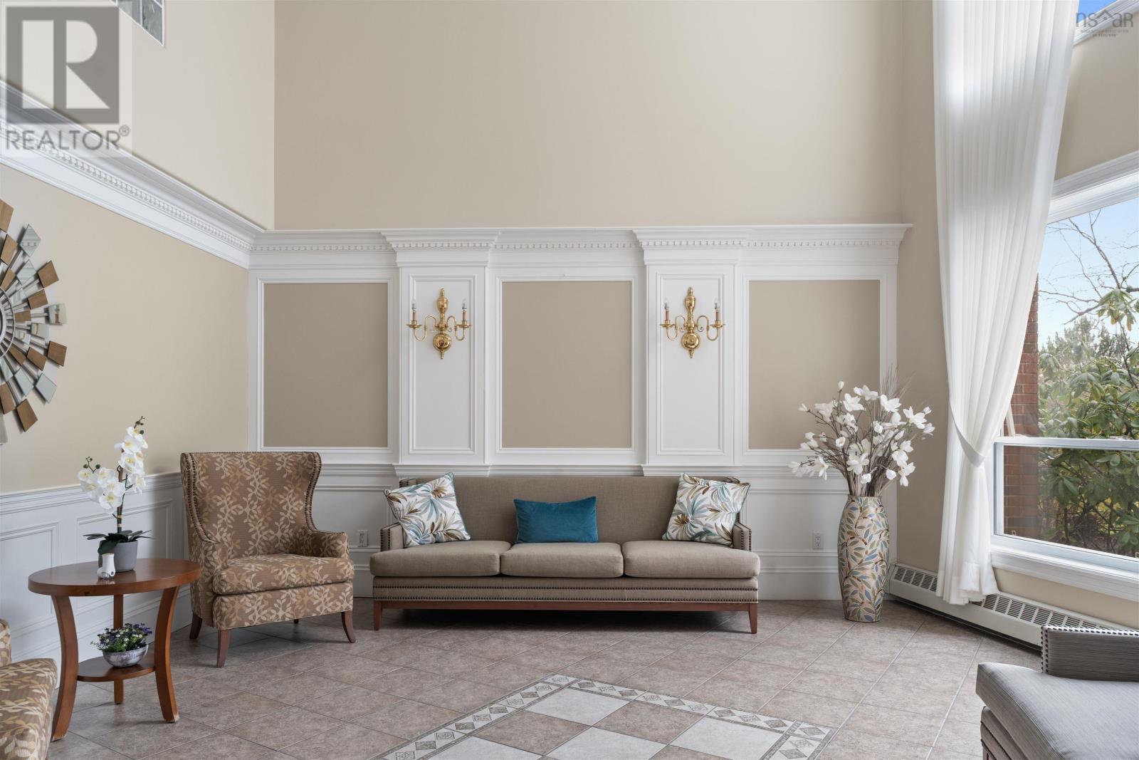 Property 13 of 41 of 211 52 Whitehall Crescent