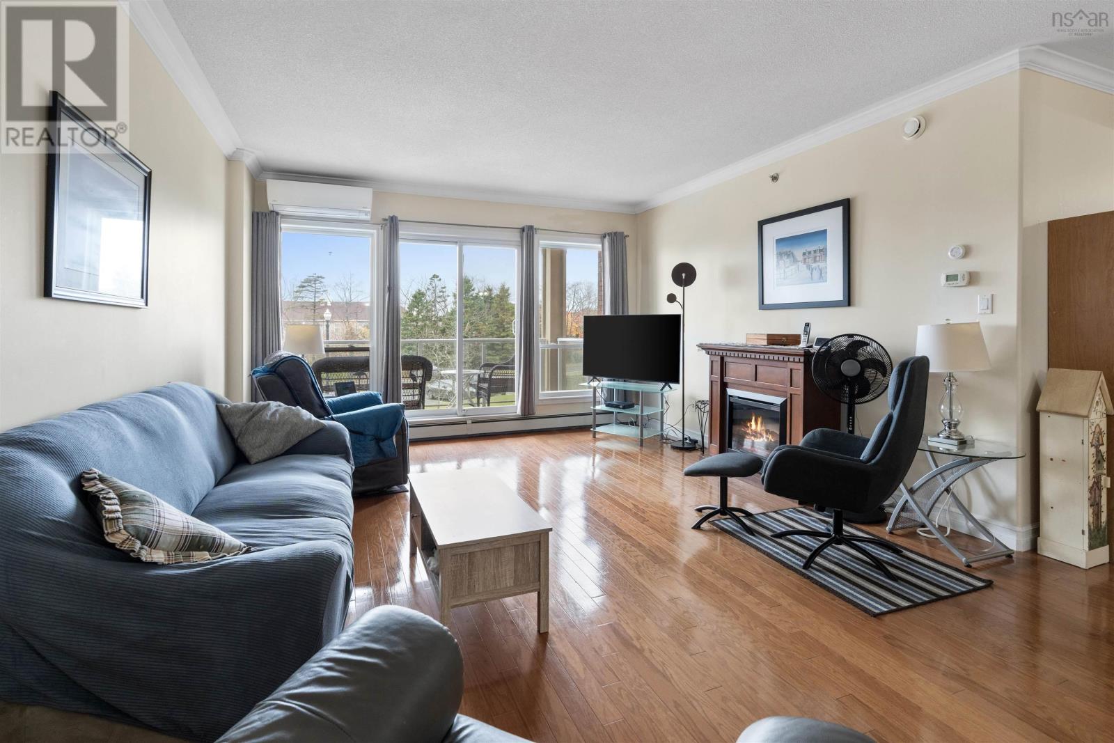 Property 25 of 41 of 211 52 Whitehall Crescent