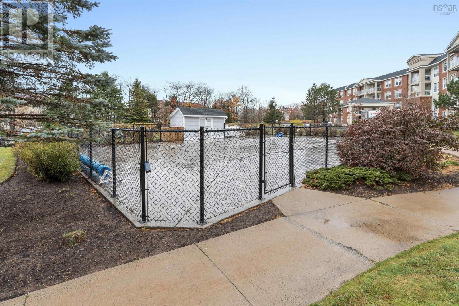 Property 6 of 41 of 211 52 Whitehall Crescent