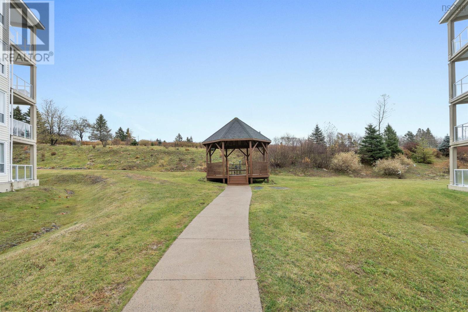 Property 4 of 41 of 211 52 Whitehall Crescent