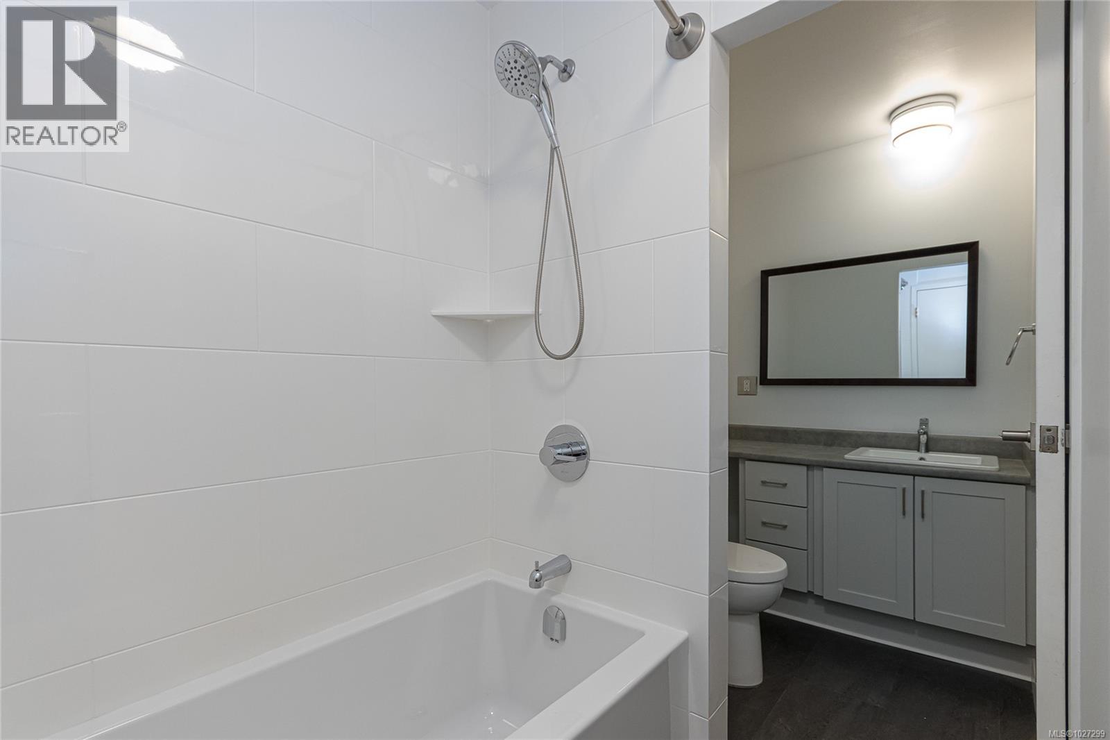 209 1745 Leighton Road, Victoria