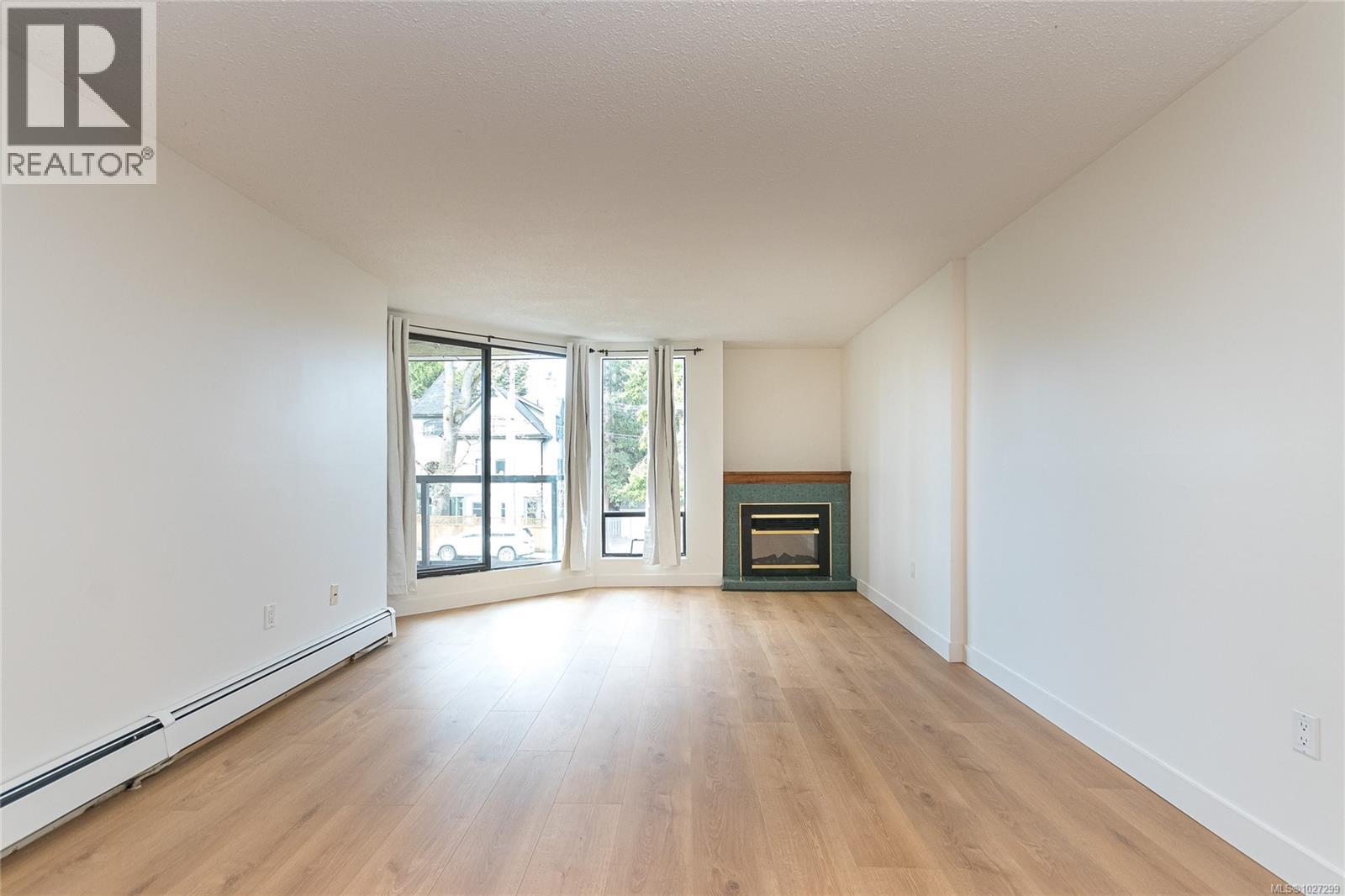 209 1745 Leighton Road, Victoria