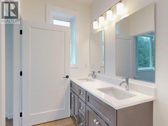 102-5191 MANSON AVE, Powell River