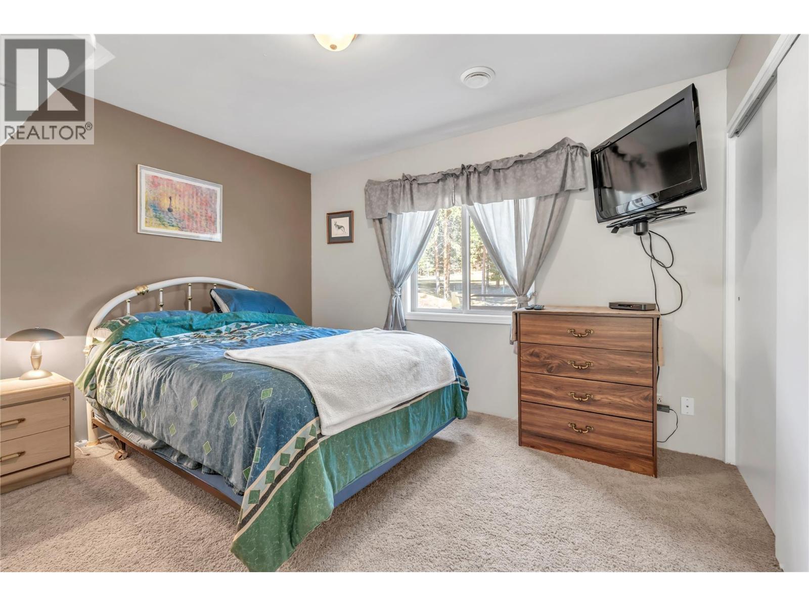 5615 Simpson Road, Summerland