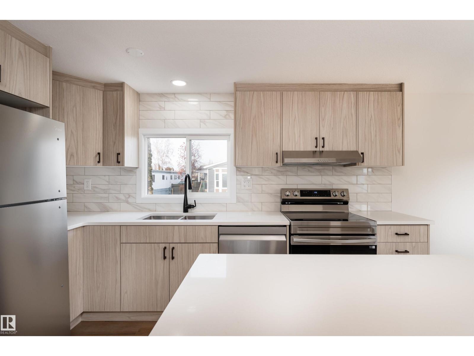 2001 West View GR NW, Edmonton