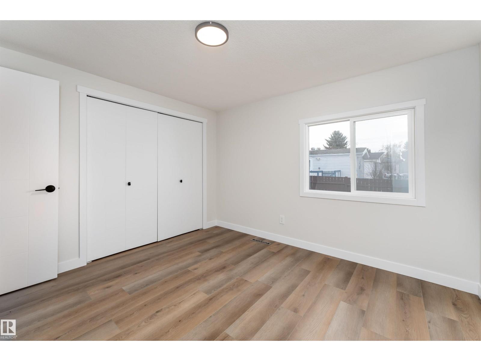 2001 West View GR NW, Edmonton