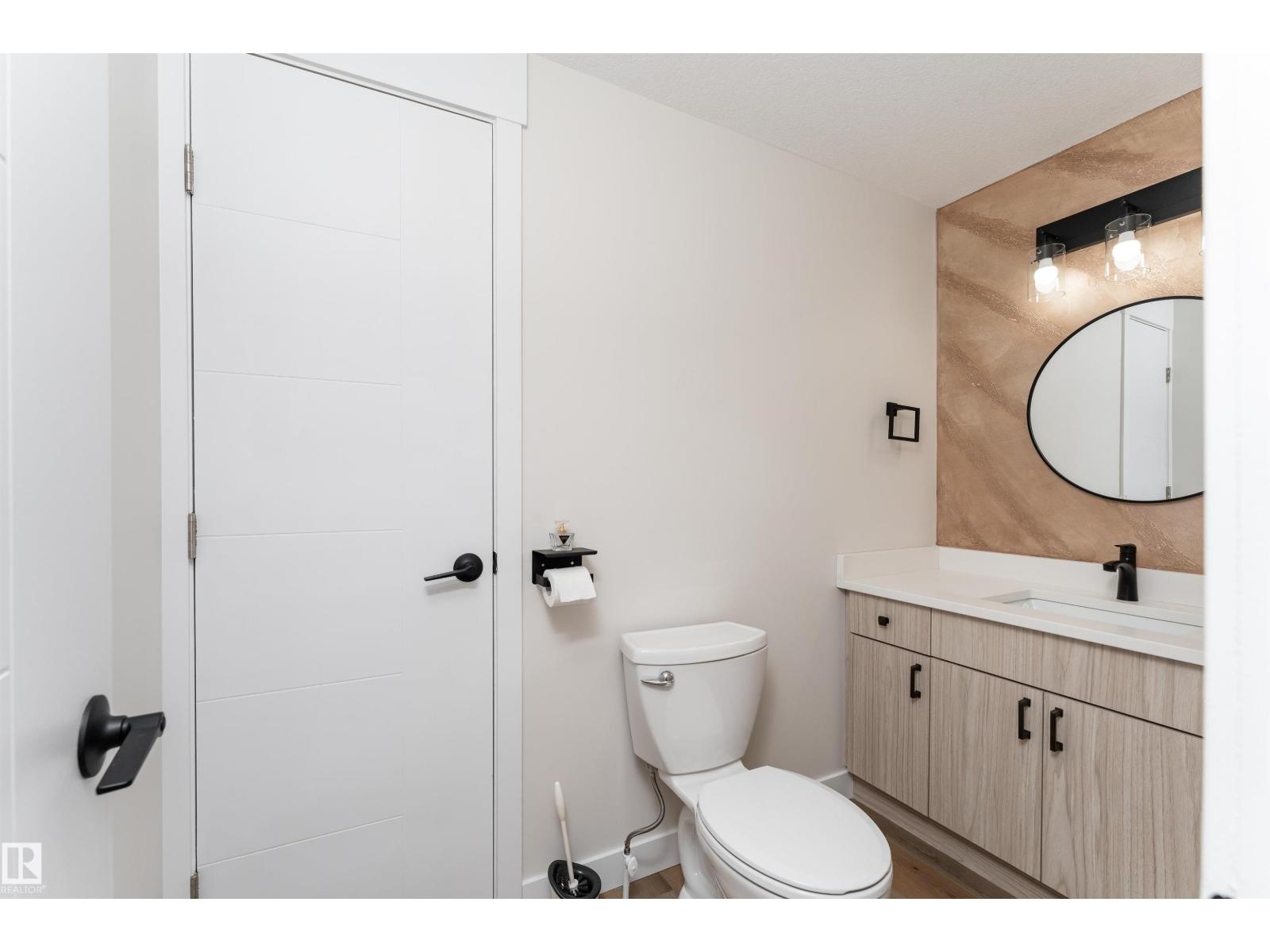 2001 West View GR NW, Edmonton