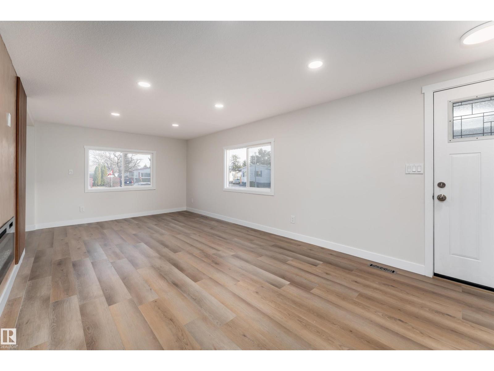 2001 West View GR NW, Edmonton