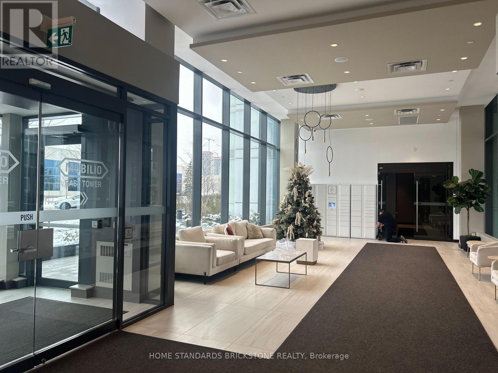 1009 - 38 HONEYCRISP CRESCENT