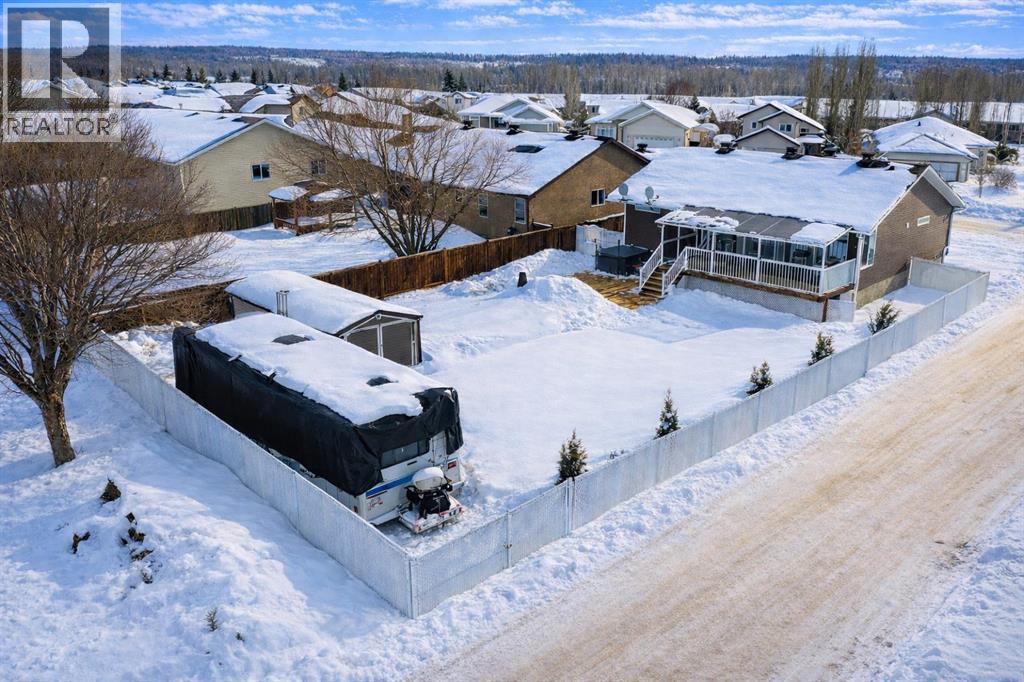 3 Powers Cove - Photo 2 of 37, Whitecourt, Alberta