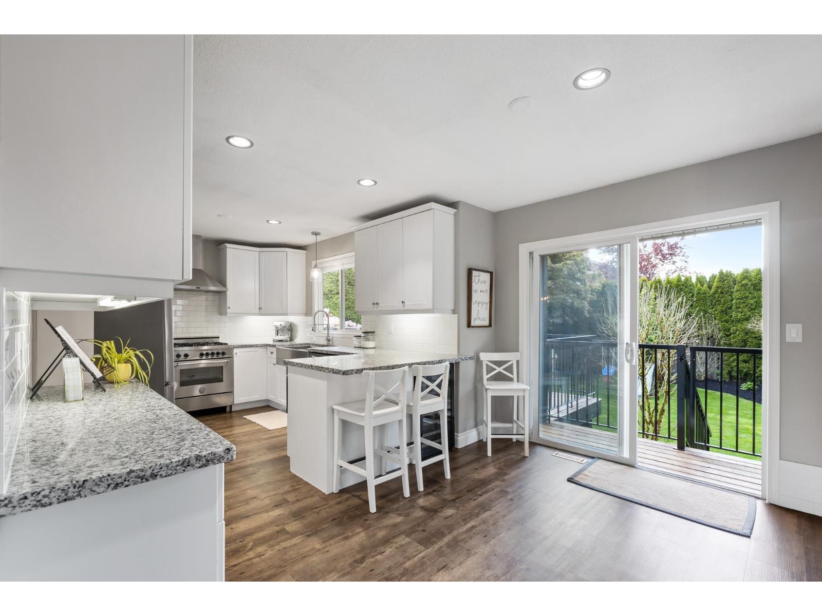 511 COTTONWOOD AVENUE, Harrison Hot Springs, Harrison Hot Springs