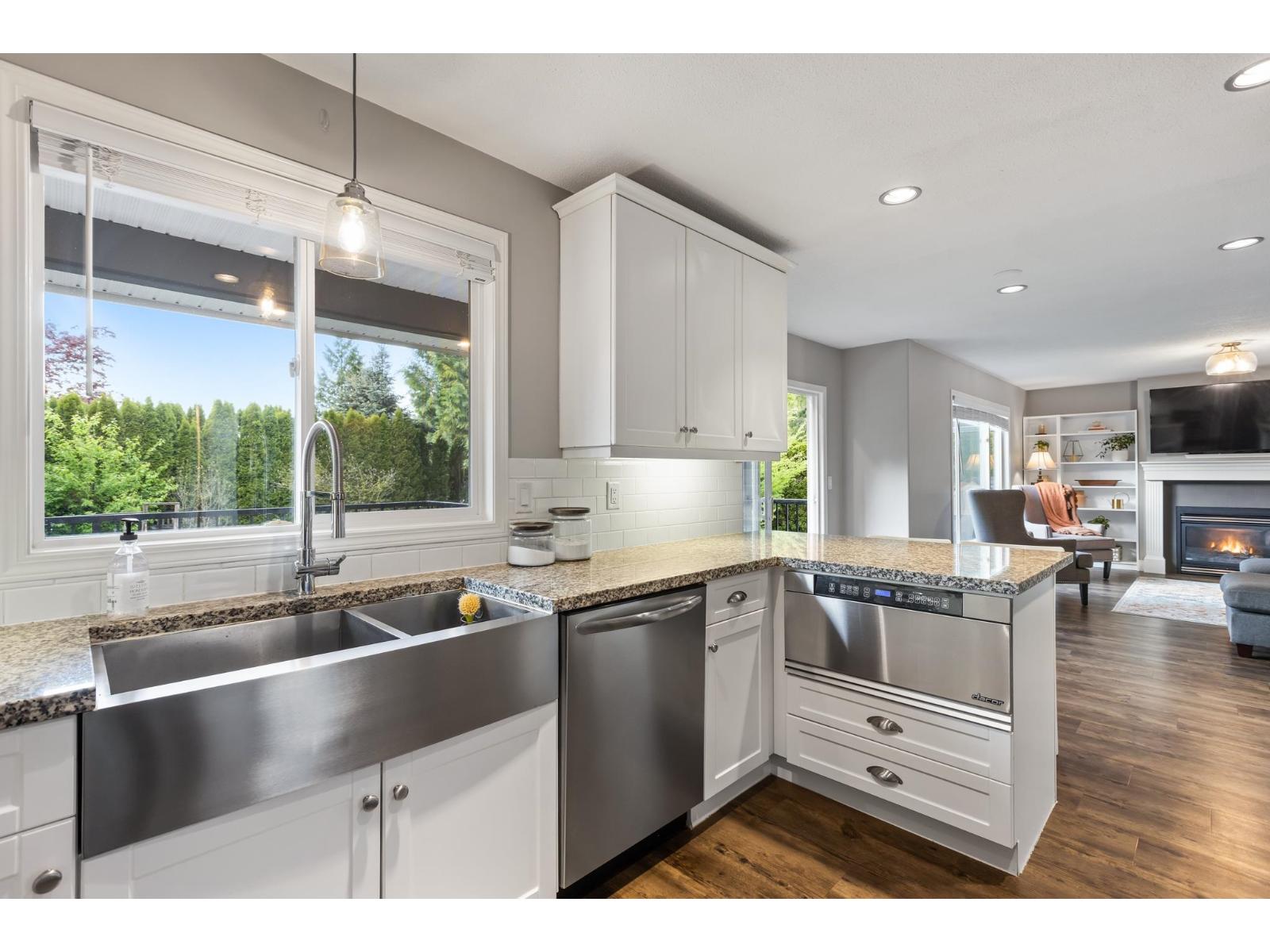 511 COTTONWOOD AVENUE, Harrison Hot Springs, Harrison Hot Springs